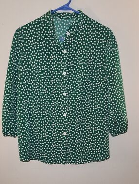 Green/White Silky Flower Print Button Down Size Medium